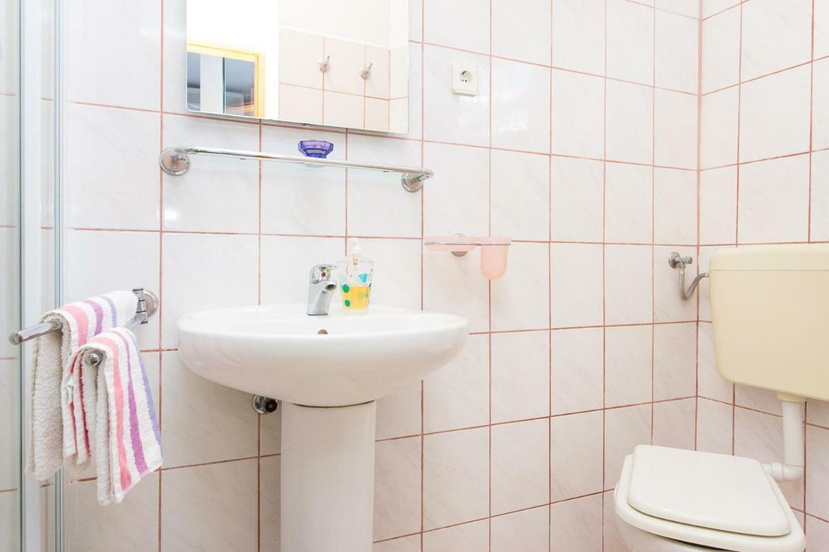 2-Bedroom Apartment 300M From Beach In Punat Extérieur photo