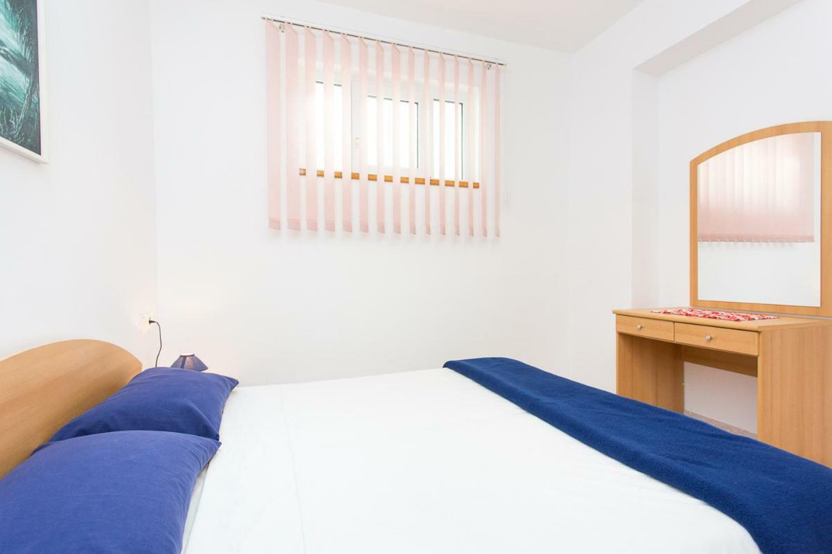 2-Bedroom Apartment 300M From Beach In Punat Extérieur photo